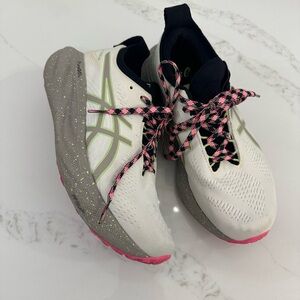 ASICS Size 8.5 GT 1000